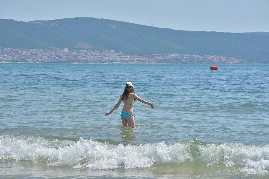 Тихо и слънчево в неделя 