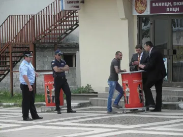Домашен арест за водач на протестите в Гърмен