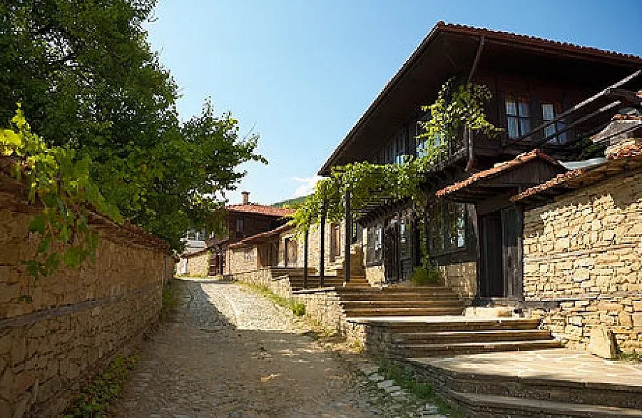 Застрояват Жеравна