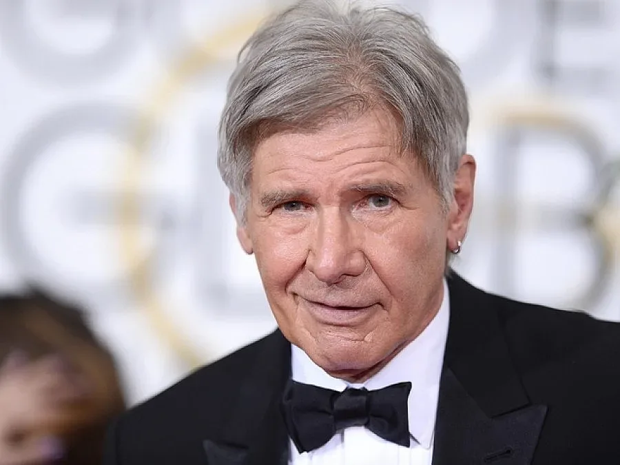 Харисън Форд пак лети след катастрофата