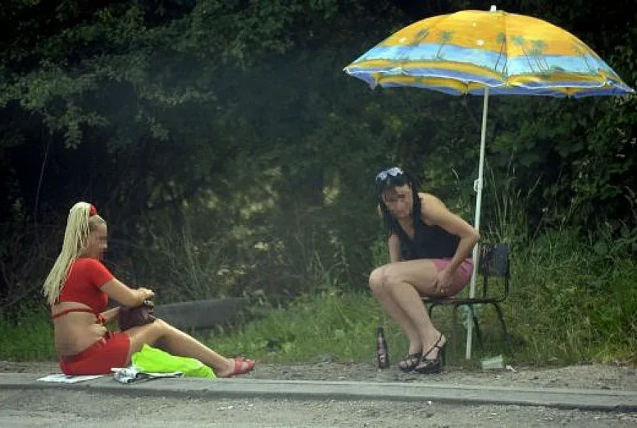 Прибраха 15 проститутки от пътя Бургас-Варна