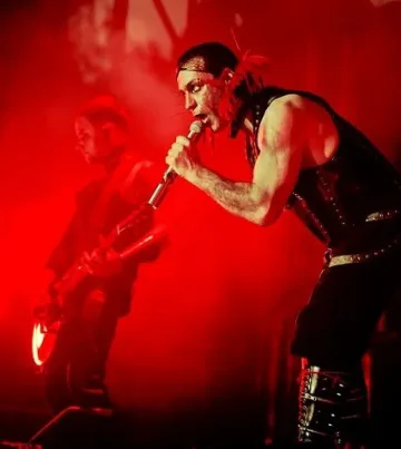 ЧУЙТЕ първия сингъл на новия проект на вокала на Rammstein
