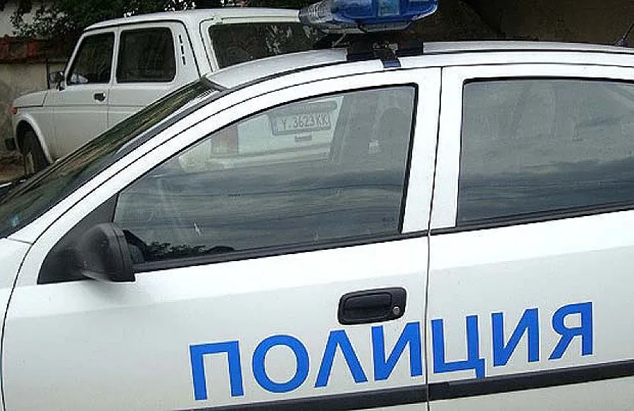 Полицията хвана две крадли на метал