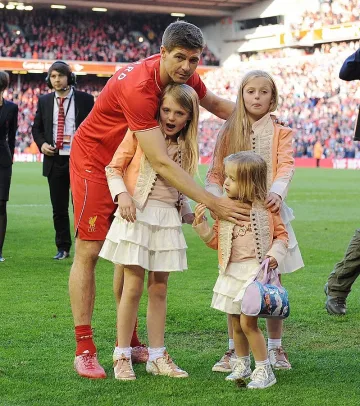 Насрочиха първия мач на Джерард в САЩ