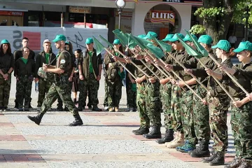 С водосвет изпратиха участници  в похода по стъпките на Ботевата чета