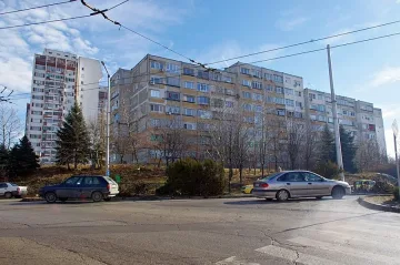 Шумна компания стреля 4 пъти по възмутен съсед