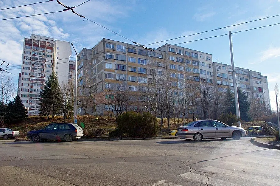 Шумна компания стреля 4 пъти по възмутен съсед