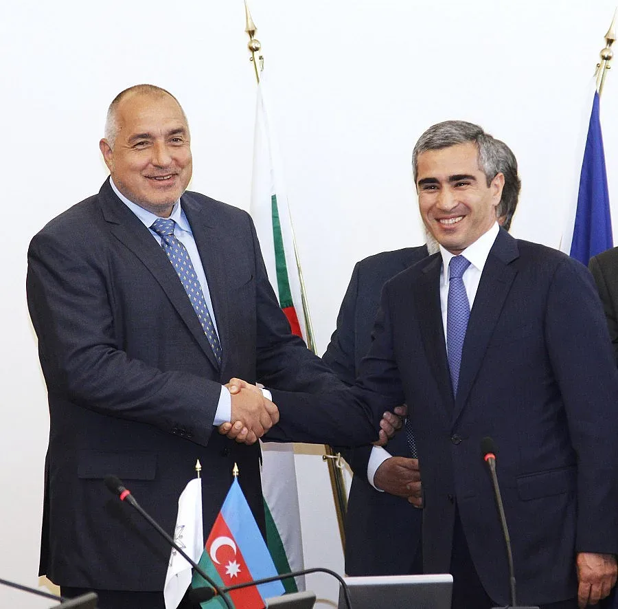 Азерска фондация дари €1.2 млн. за реставрацията на крепостта Трапезица