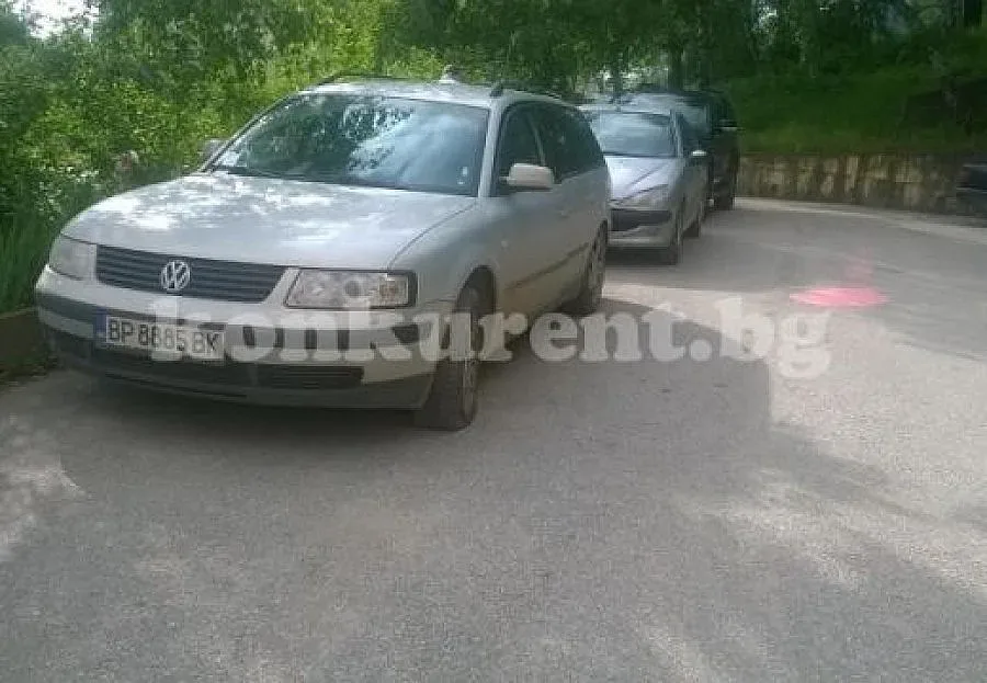 Нарязаха гумите на 5 коли във Враца