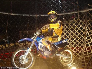 Българин пострада при номер в "Глобус на смъртта"