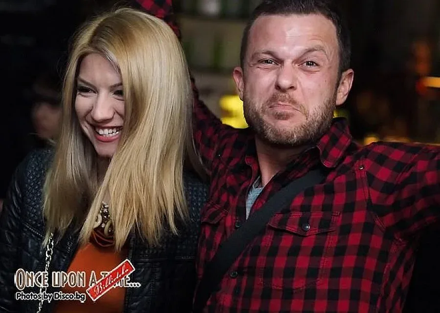 Ненчо не се отделя от гаджето Йоана