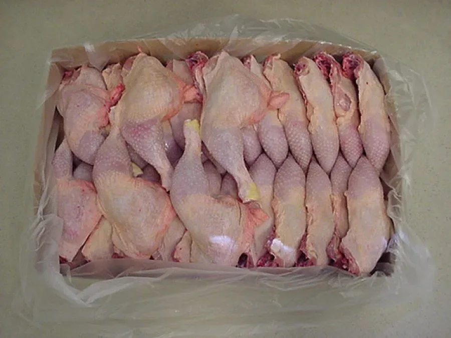 Спряха опит за нелегален внос на 20 тона пилешко