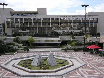 Експерти със съвети по две европейски програми