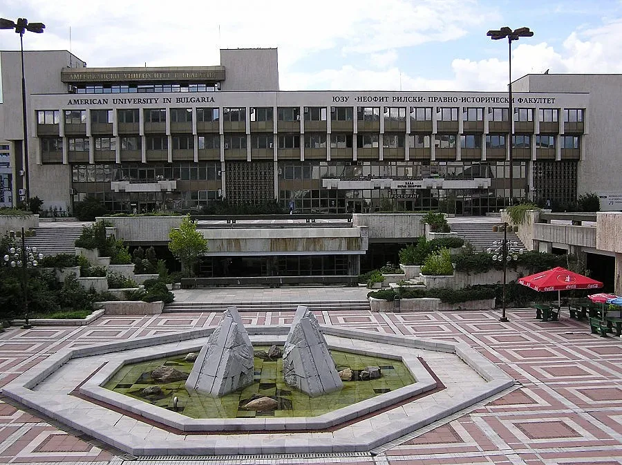 Експерти със съвети по две европейски програми