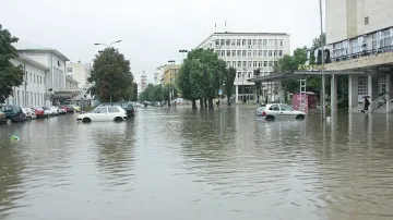 Мездра и Враца на косъм от потоп (ОБЗОР)