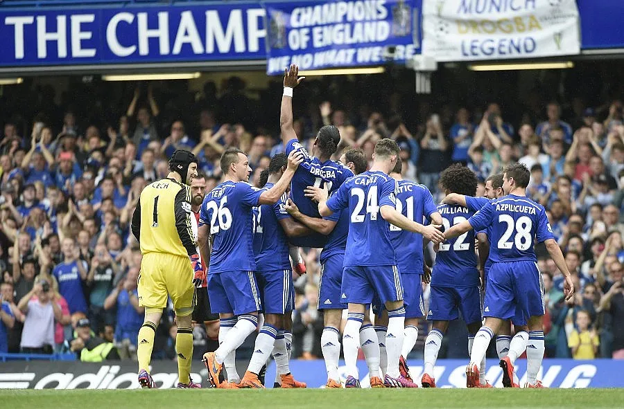 Стенли ще издава книга