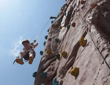 Дъжд и гръмотевици откриват новата седмица 
