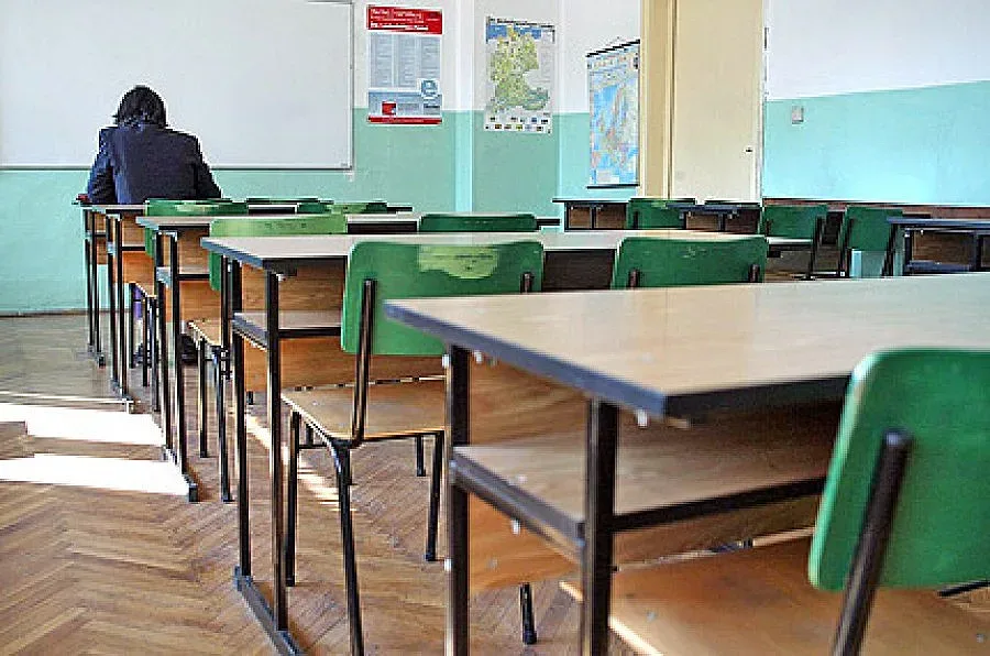 Учителите намалели със 70% за 15 години