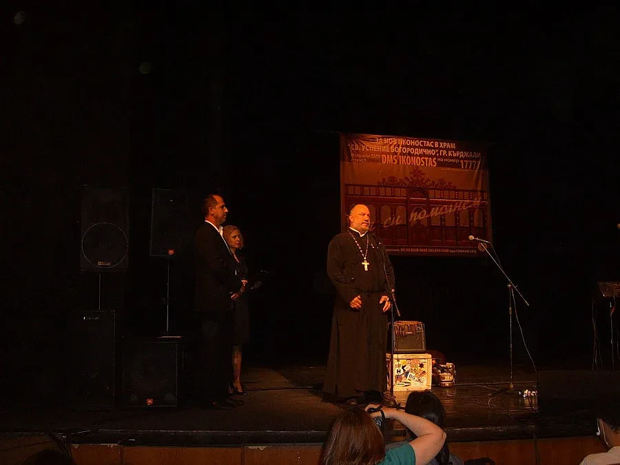 Теодосий Спасов, Валя Балканска и Васко Кръпката пяха заедно в Кърджали 