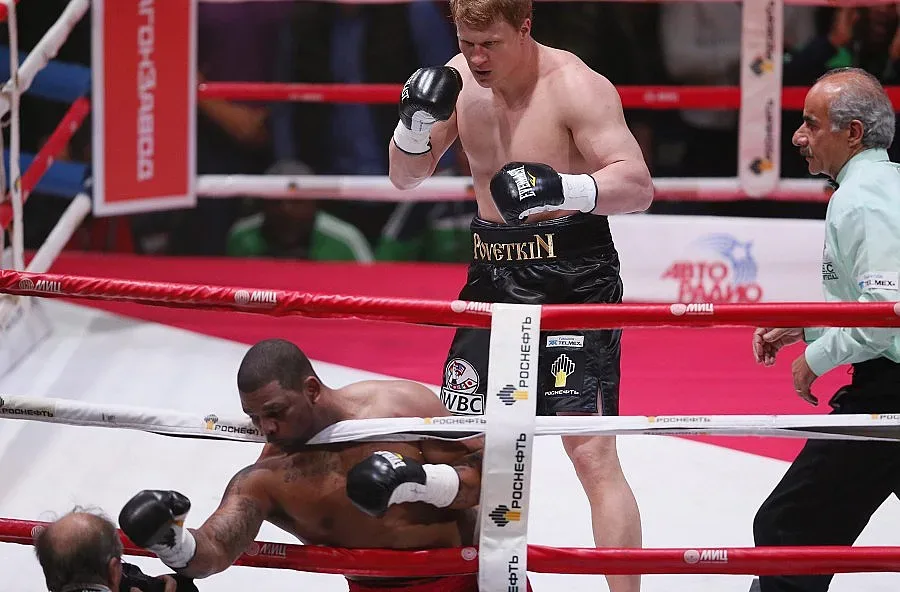 Поветкин се разправи с Майк Перес за минута и половина