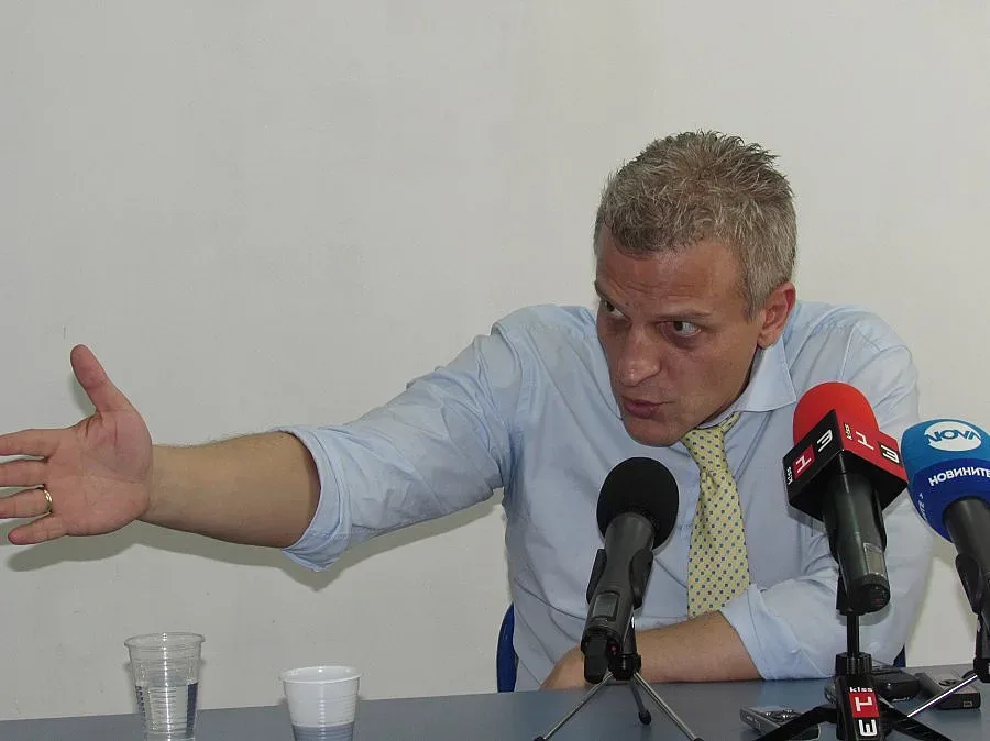 Москов срещу феодалите в болниците