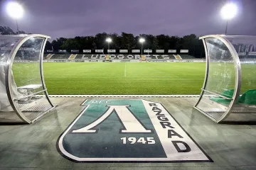 Фенове плащат хеликоптера на Бойко