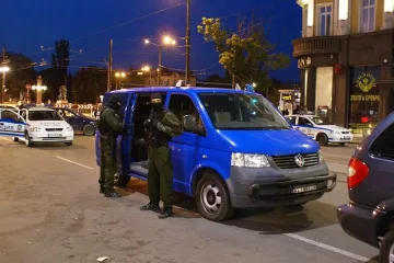 Закопчаха 60 чужденци на "Лъвов мост" (ОБЗОР)