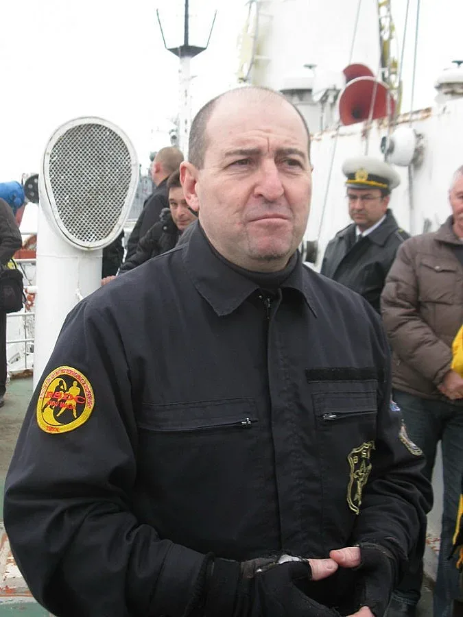 Джеймс Бонев пази Роби Уилямс