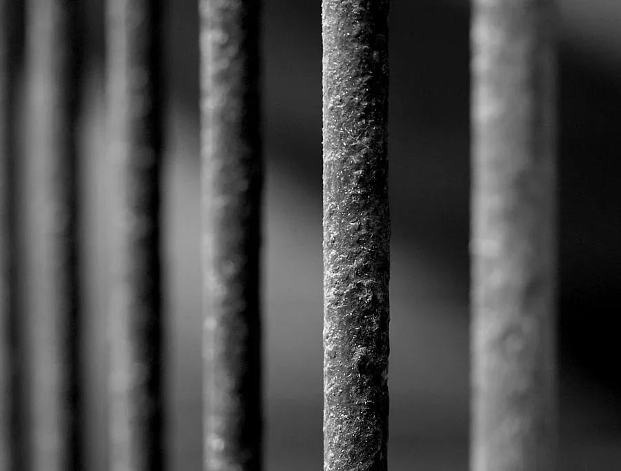 В затвора малтретират майката, пребила 2-годишното си дете
