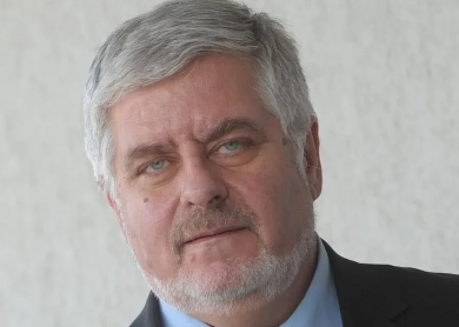 Младите хора са пред омагьосан кръг