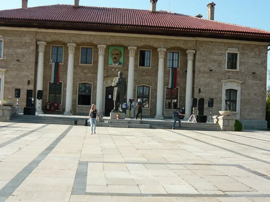 Наплив от виладжии за вота в Пернишко