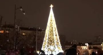 Запалиха елхата в София. Предупреждението