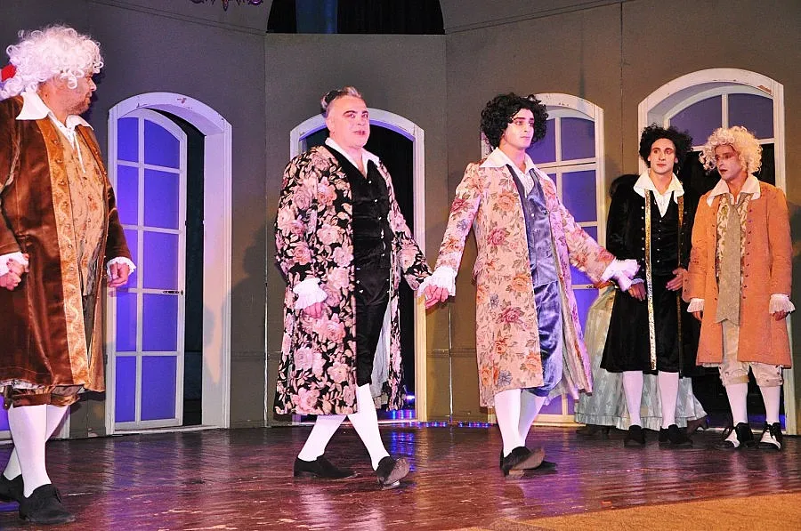 Театрални спектакли водят туристи в Разлог