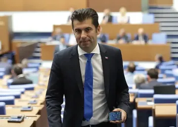 Нов скандал с "Корал"! Кирил Петков в паника