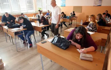 "Ще бъдеш в бяло" на Яворов мъчи зрелостниците