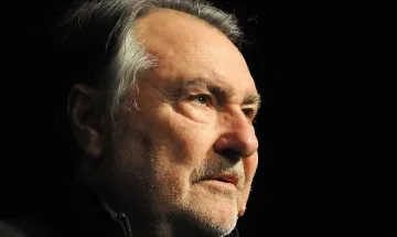 Капитан Петко войвода със своето дръвче а Алеята на липите