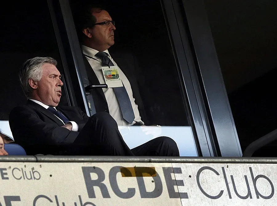 Сложиха Бербатов до звездите пушачи