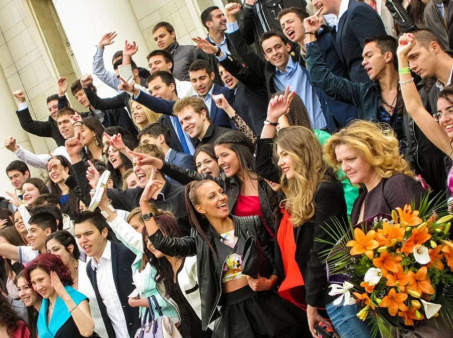 Завъртяха бизнес с матурите