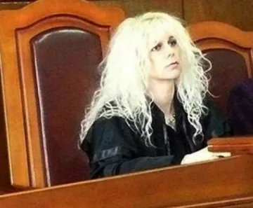 Пробация за съдийката, карала с 5 промила в кръвта