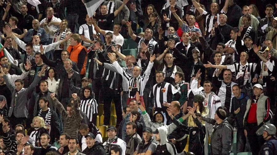 Полицията с жест към "Локо" (Пд)