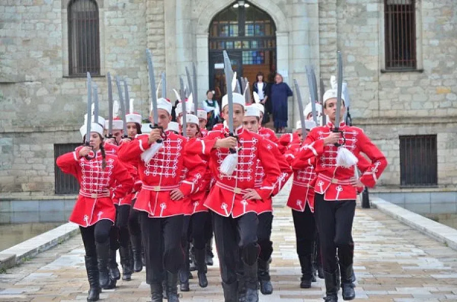 В Кърджали набират средства за нови униформи на гвардейския отряд