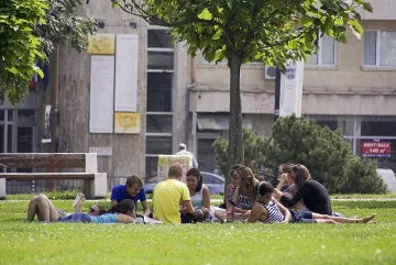 Горещо, но с гърмежи