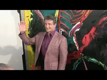 Сталоун показва свои картини в Ница