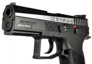 Прибраха абитуриент в ареста заради стрелба с пистолет