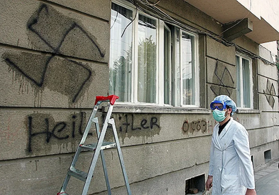 София с нова техника за чистене на графити