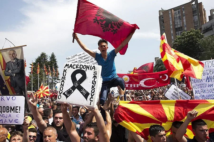 Хиляди в Македония скандираха срещу Груевски