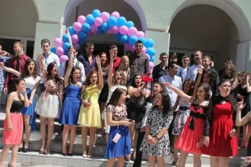 Гимназията в Ардино изпрати 37 зрелостници