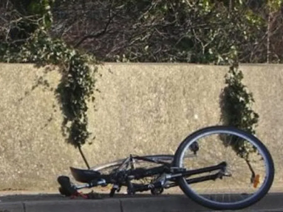 Момче в "Пирогов" след тежко падане от колело