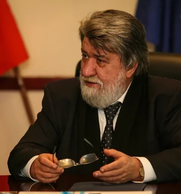 Вежди Рашидов настоява за извинение от "Господари на ефира"