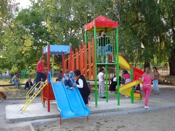 Намериха живак на детска площадка в София